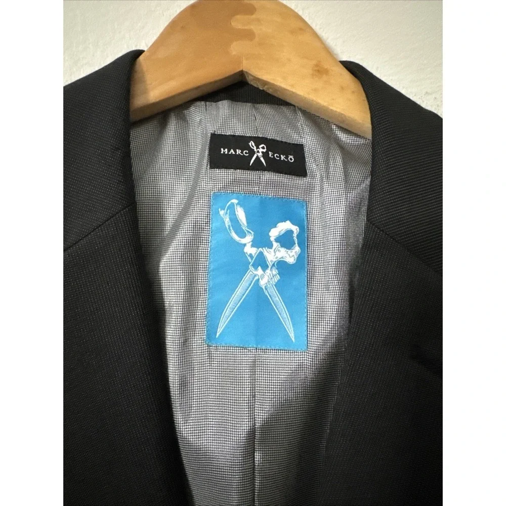 Marc Ecko Black Polyester Rayon Blend Suit Jacket Blazer Y2K size 44R‎